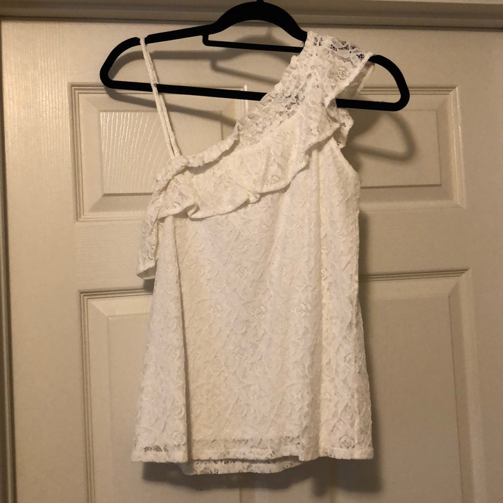 Off the shoulder lace tank top NWOT!